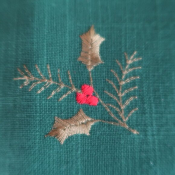 Bardwil Poinsettia Setting Embroidered Napkin Set of 2 New - Picture 2 of 5